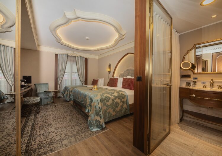 Deluxe Üç Kişilik Oda