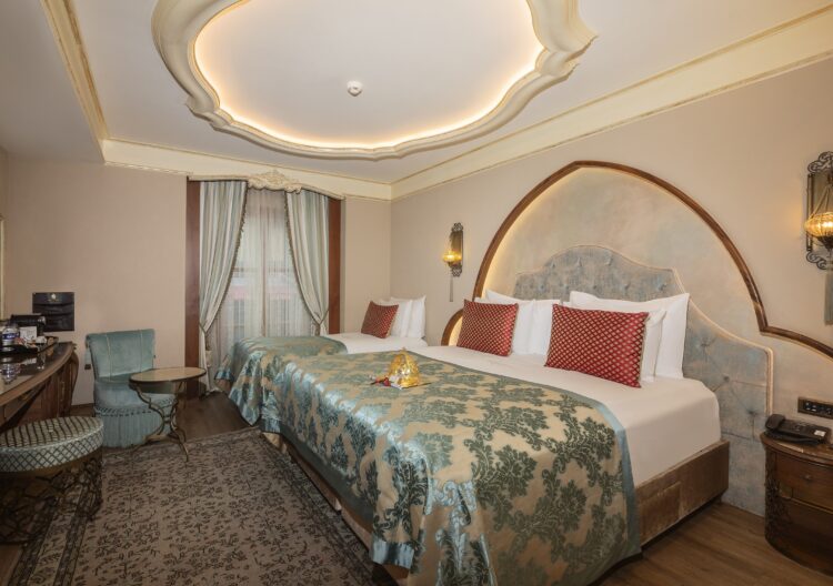 Deluxe Üç Kişilik Oda
