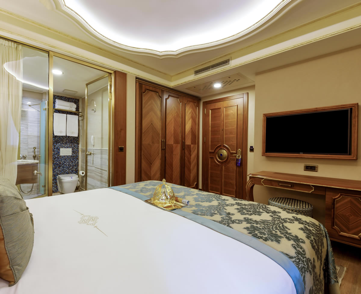 Deluxe room bed details