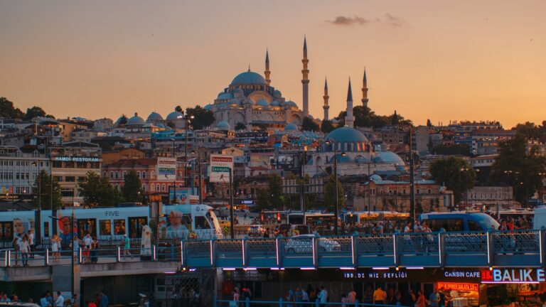 How to Trace Ottoman Romance on a Historic Peninsula Walk?